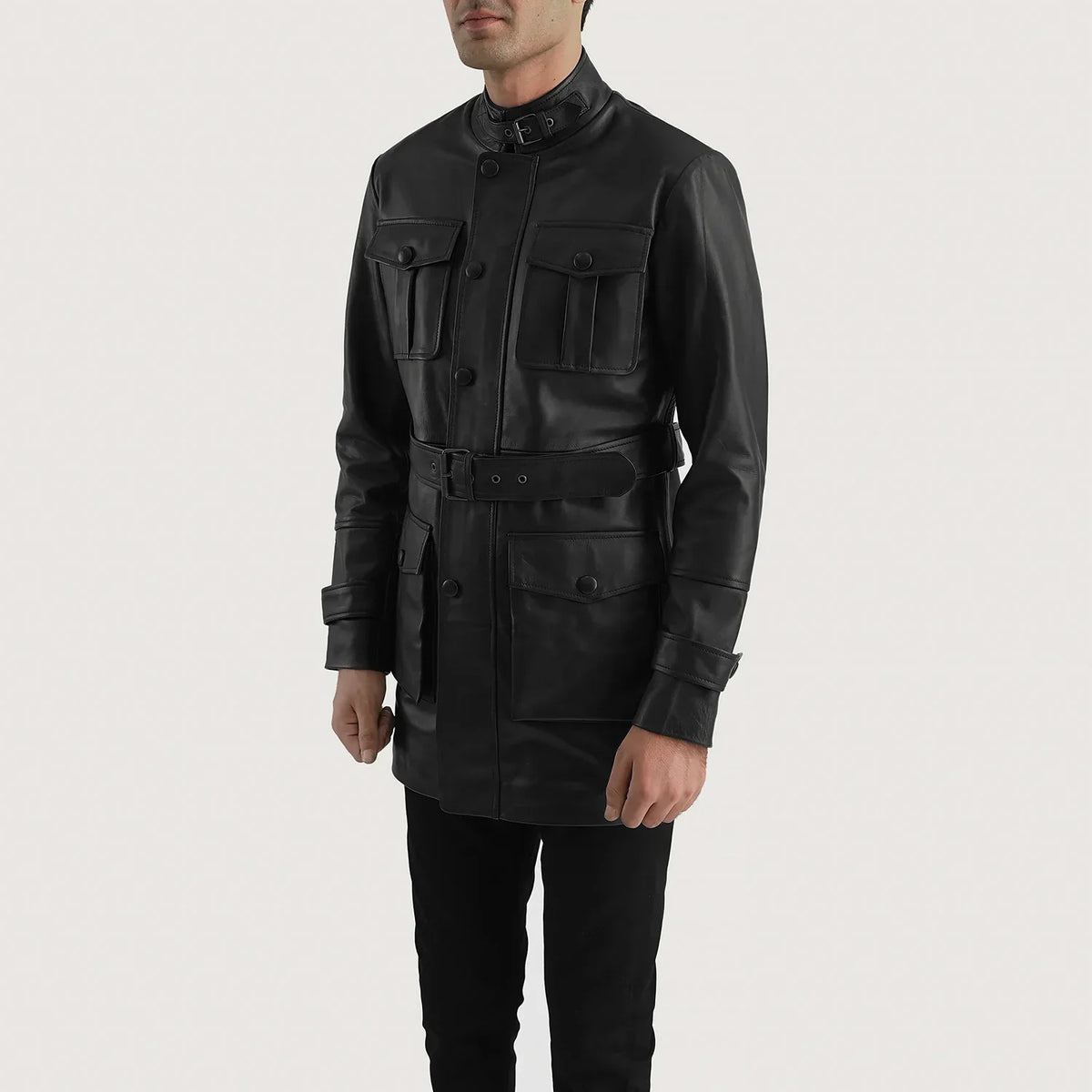 
Black Cowhide leather Coat - Vue arrière montrant la carrure ajustée et l'ourlet net
