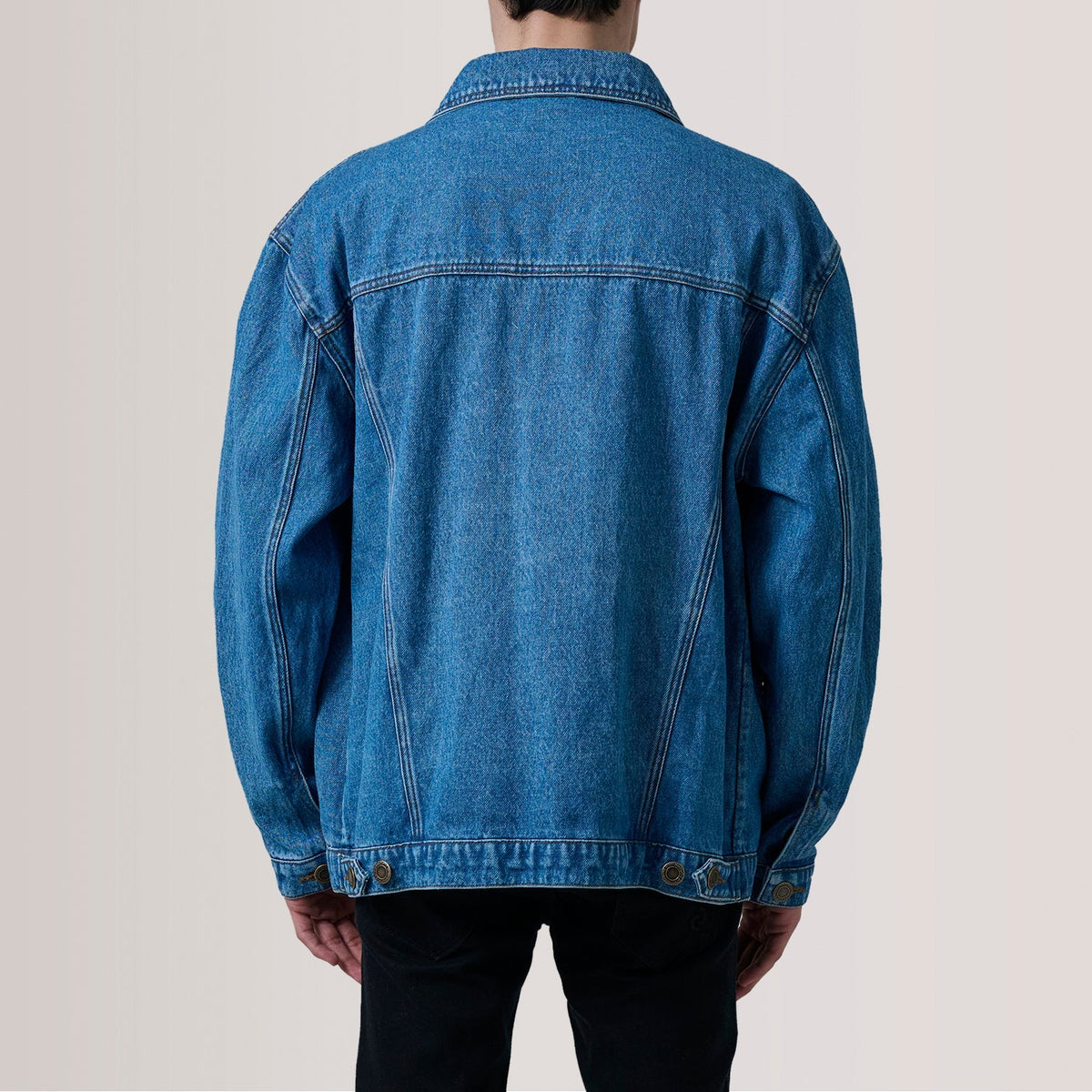 
Vue détaillée of Classic Collar & Heavy-Duty Zipper Hardware on Eddie Dark Bleu Oversized Denim Trucker Veste en Cuir pour Homme For Men