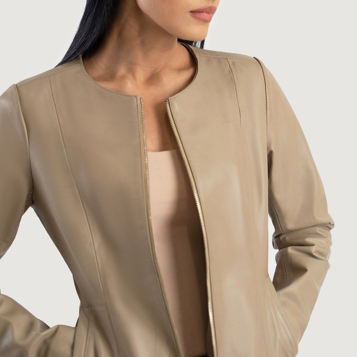 Vue intérieure Showing Quilted Polyester Lining &amp; Deux poches intérieures