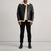 
Francis B-3 Black Leather Bomber Jacket - Vue de profil mettant en valeur la coupe de manche ergonomique