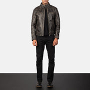 Vue détaillée of Band with snap buttons &amp; Zipper Hardware on Gatsby Quilted Distressed Brown Leather Jacket