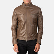 Vue détaillée of Band with snap buttons &amp; Zipper Hardware on Gatsby Mocha Veste Motard en Cuir pour Homme