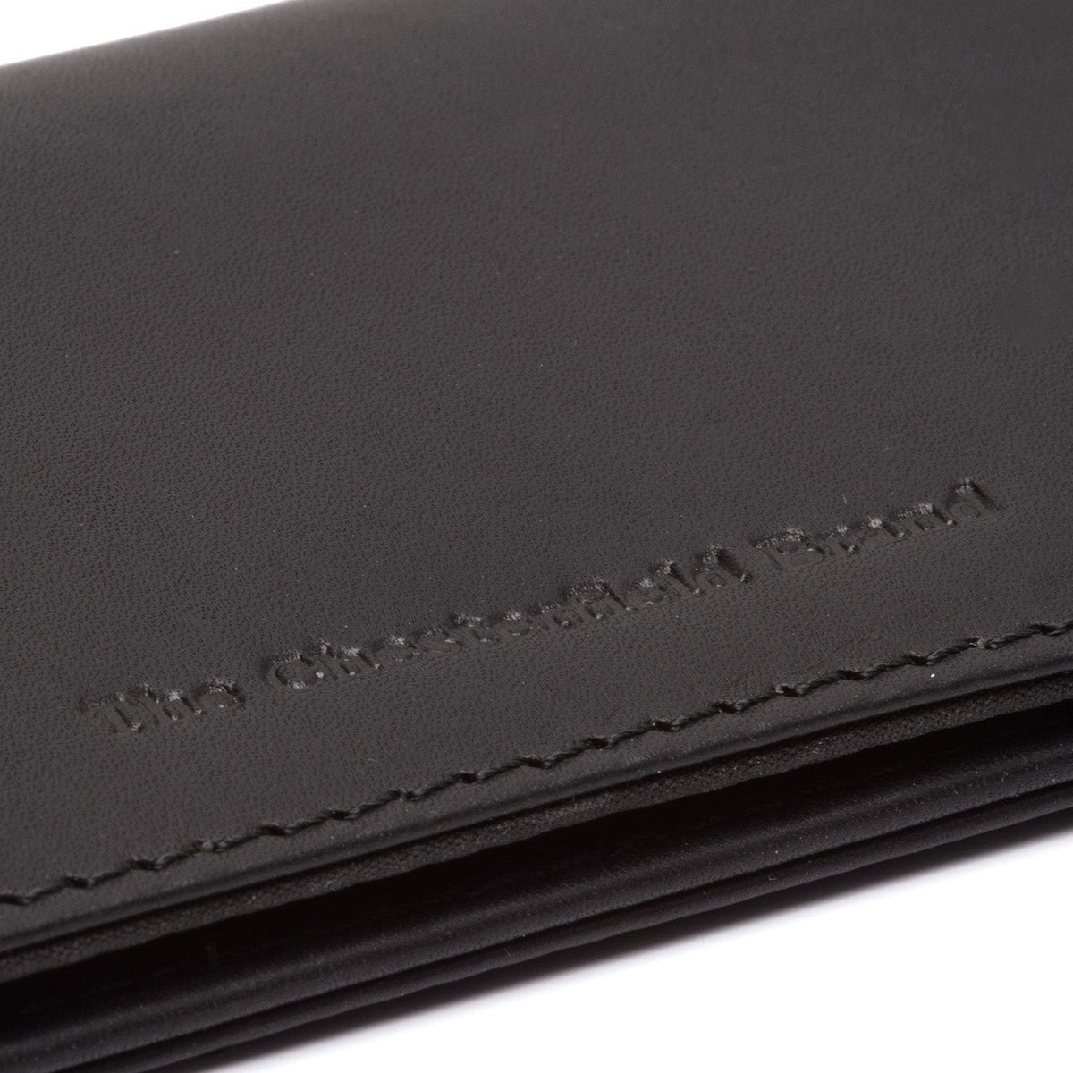 Tailored Rib Cuffs &amp; Hem Craftsmanship Construction Detail on Glasses Case Maplewood pour Femme