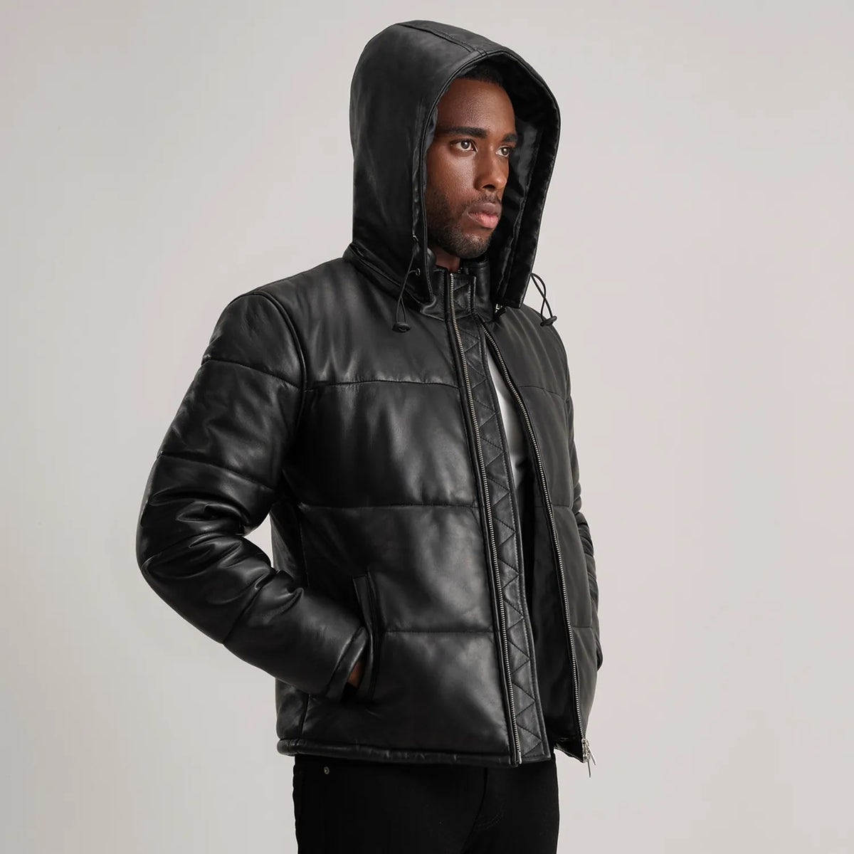 
Tan Brown Sheepskin Leather Hooded Jacket - Vue arrière montrant la carrure ajustée et l'ourlet net