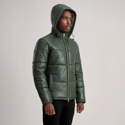 
Perspective portée de Gordon Tan Hooded Leather Puffer Jacket sur modèle - Tombé naturel à la lumière du jour