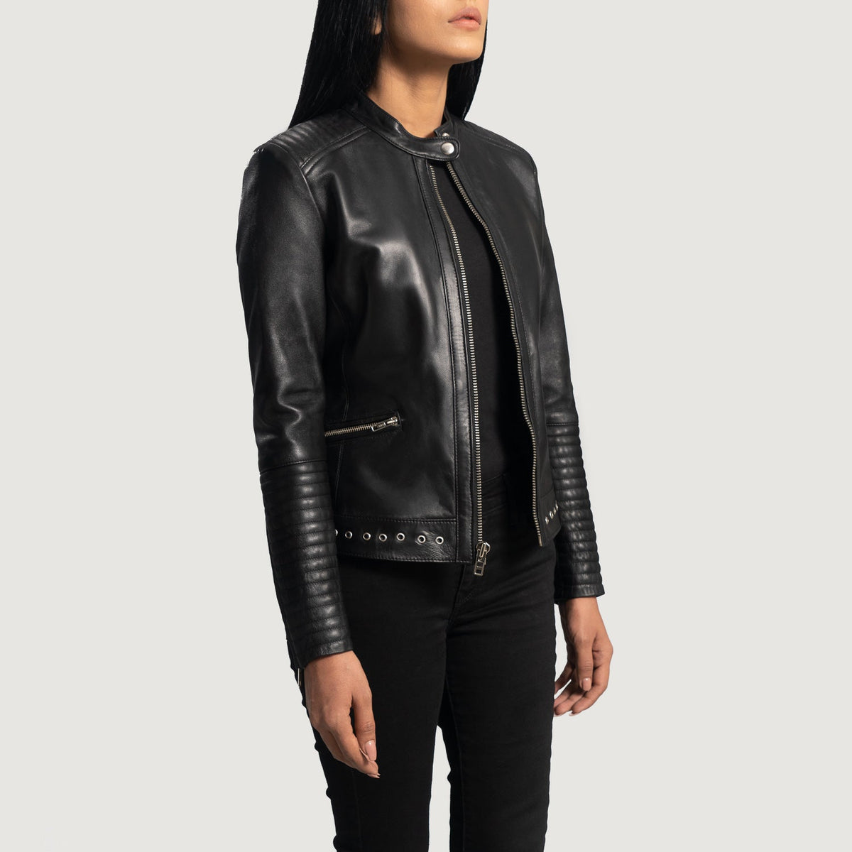 Women's Haley Ray Noir Veste Motard en Cuir pour Femme - Vue de profil avec coupe de manche ergonomique