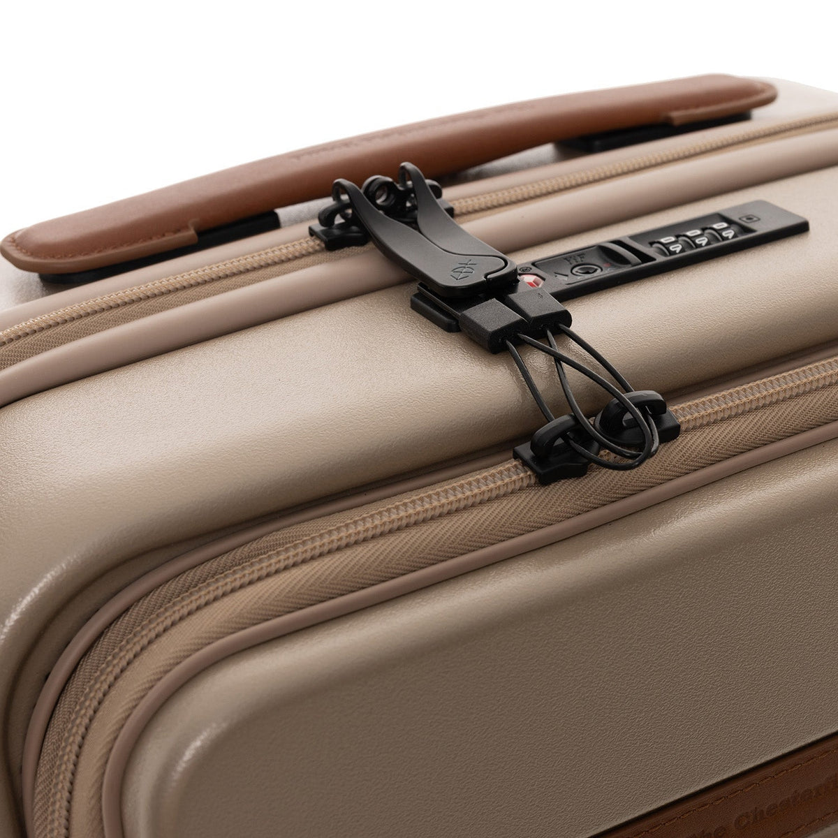 
Hand Luggage Suitcase Front Pocket Zuna pour Femme pour Femme - Vue de profil mettant en valeur la coupe de manche ergonomique