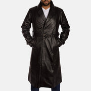 
Hooligan Noir Trench-coat en Cuir pour Homme in Black Cowhide Leather - Vue de face & silhouette ajustée | Acheter en ligne