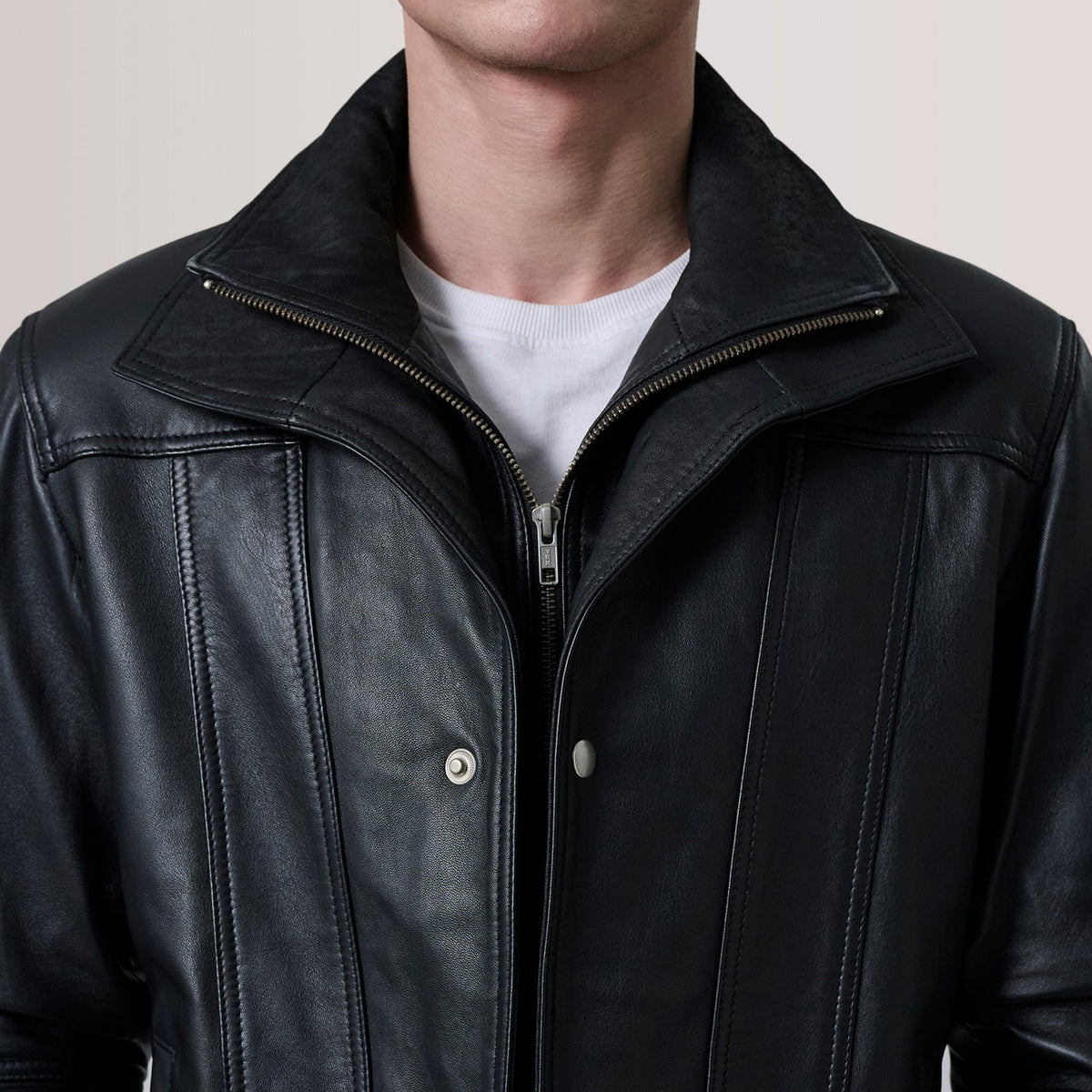 Vue intérieure Showing Quilted Polyester Lining &amp; Deux poches intérieures