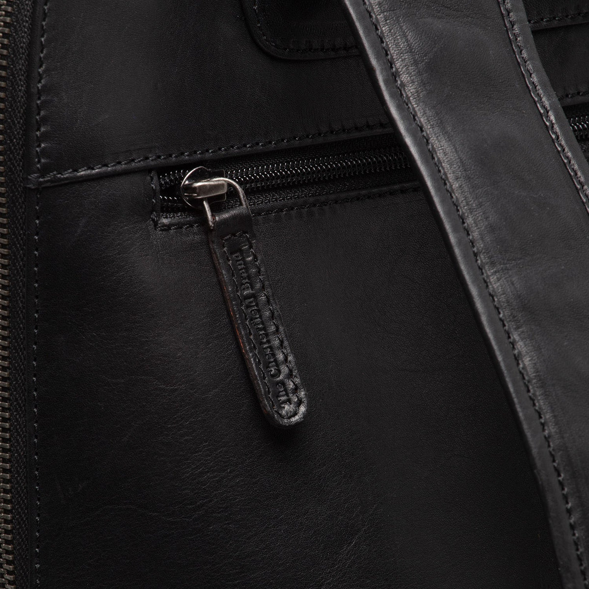 
Vue intérieure Showing Dedicated Padded Laptop Sleeve & Multi-Compartment Organization
