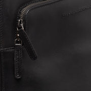 
Classic 100% Full-Grain leather Backpack - Perspective arrière montrant les bretelles en cuir renforcées