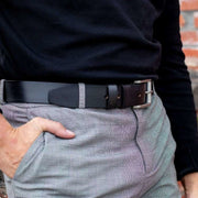 
Aayden Cuir Pleine Fleur Belt pour Homme - Profil latéral structuré montrant la profondeur du soufflet