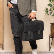 Solid Antique Brass Hardware &amp; Heavy-Duty Dual Zipper Detail on Springfield Full-Grain Leather Briefcase pour Femme