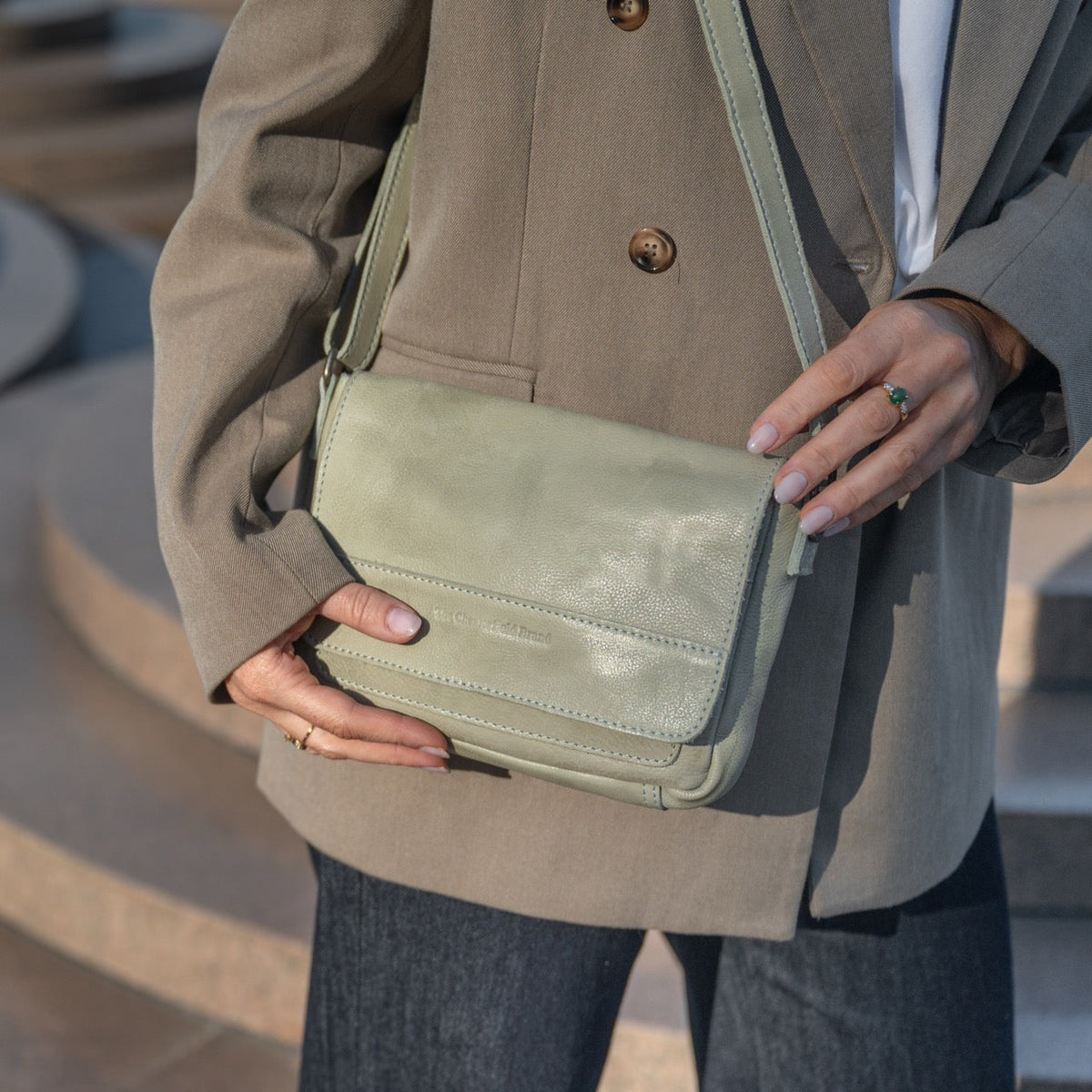 Ann Full-Grain Leather Crossbody Bag pour Femme – Vue produit alternative 2