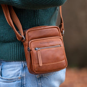 Bremen Full-Grain Leather Crossbody Bag pour Homme – Vue produit alternative 2
