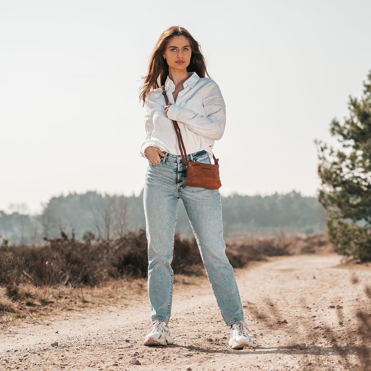 
Salerno Sac besace en cuir pleine fleur – alternate product view 3