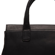 Vue détaillée of Classic Collar &amp; Heavy-Duty Zipper Hardware on Garda Full-Grain Leather Handbag pour Femme