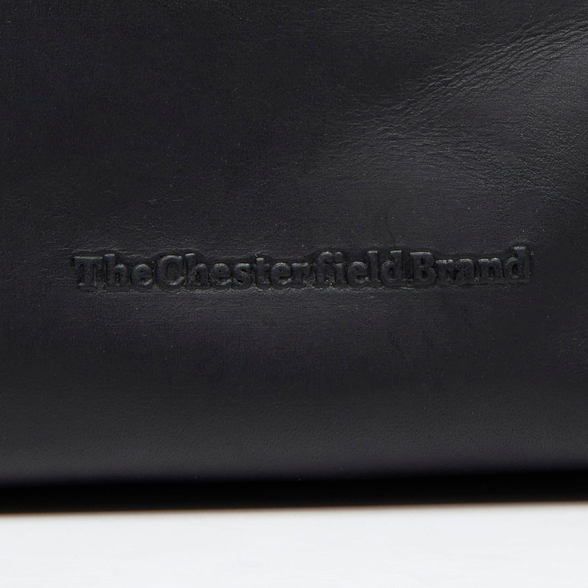 Authentic 100% Full-Grain Leather Grain Texture & Heavy-Duty Seam Stitching Detail