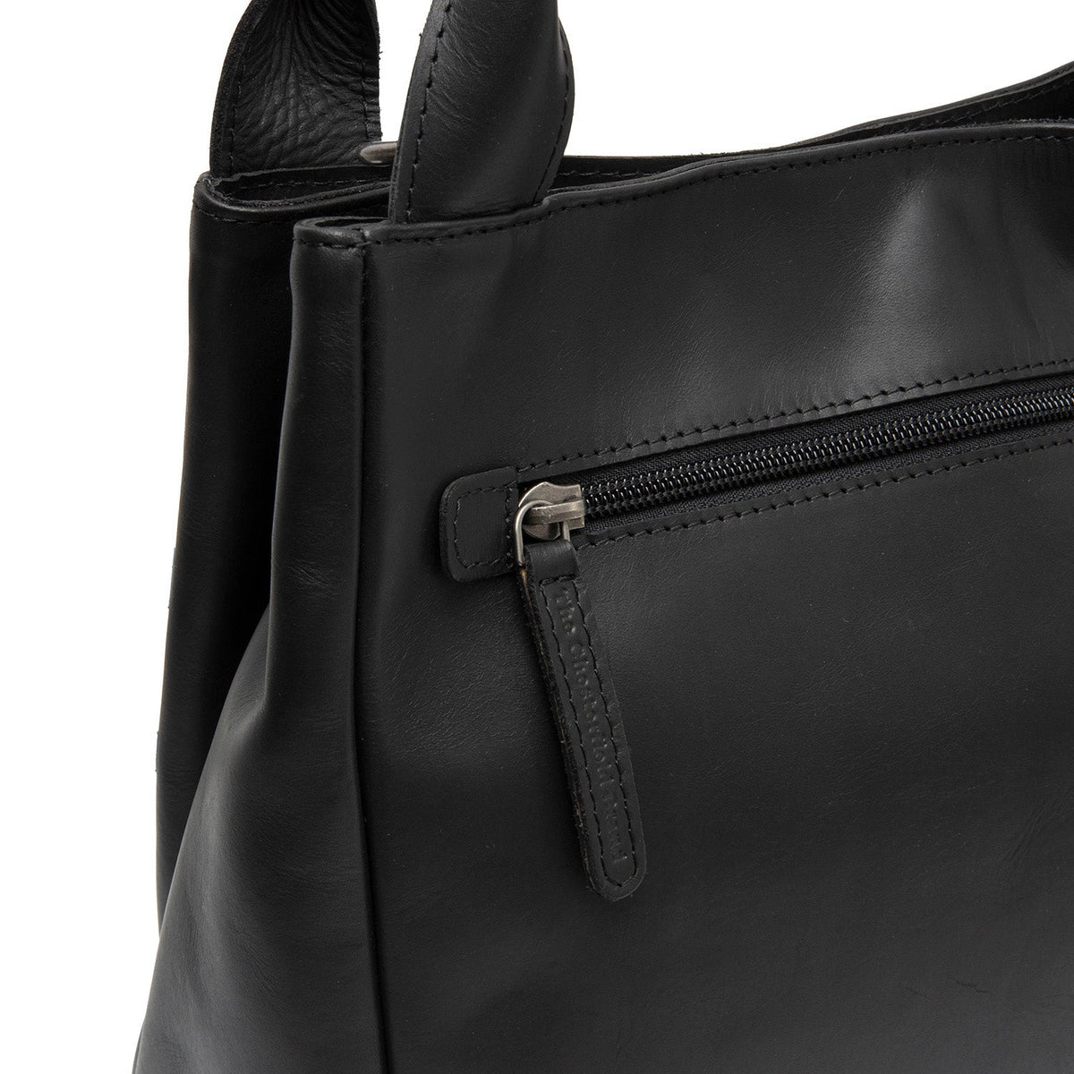 Vue détaillée of Classic Collar &amp; Heavy-Duty Zipper Hardware on Tenara Full-Grain Leather Handbag pour Femme