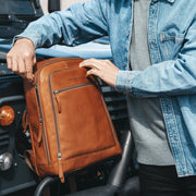Detroit Full-Grain Leather Laptop Backpack pour Femme – Vue produit alternative 2