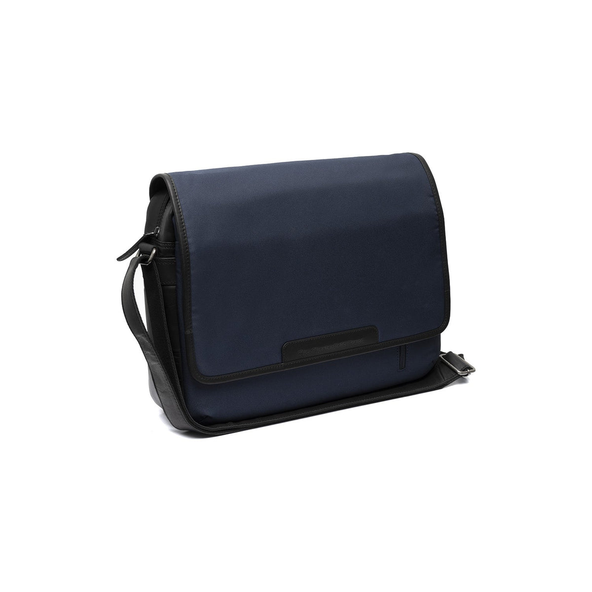 100% Full-Grain Wax Pull-Up 100% Full-Grain Leather Grain Texture &amp; Handcrafted Patina Detail