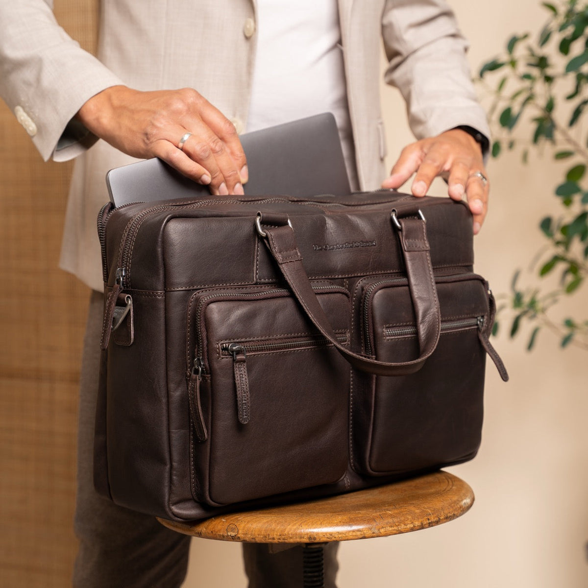 Misha Full-Grain Leather Laptop Bag pour Femme – Vue produit alternative 3