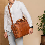 Ryan Full-Grain Leather Laptop Bag pour Homme – Vue produit alternative 3