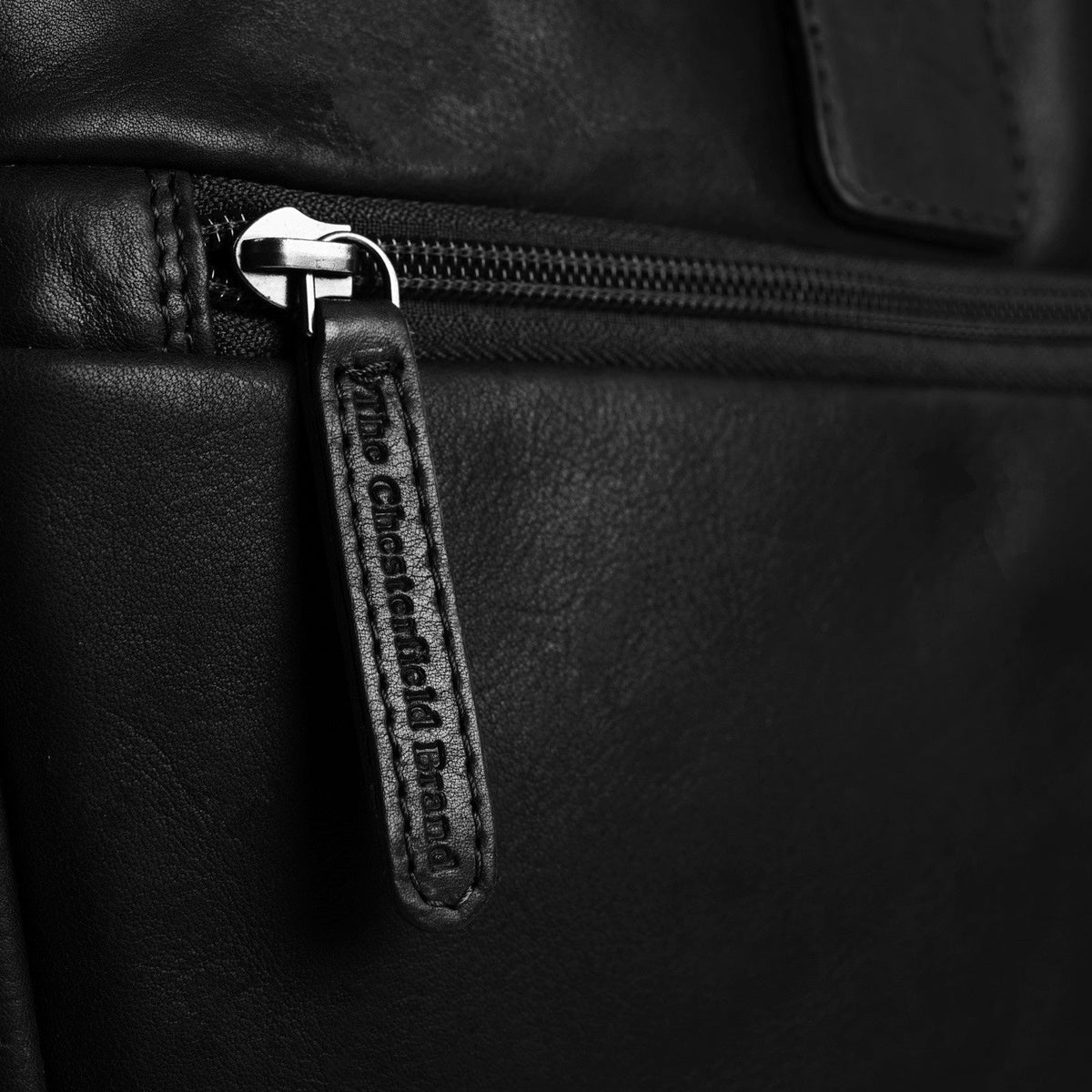 
Vue intérieure Showing Dedicated Padded Laptop Sleeve & Multi-Compartment Organization