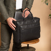 Tacama Full-Grain Leather Laptop Bag pour Femme - Structured Side Profile Showing Gusset Depth &amp; Expansion Capacity