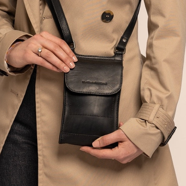 Nebra Full-Grain Leather Phone Bag pour Femme