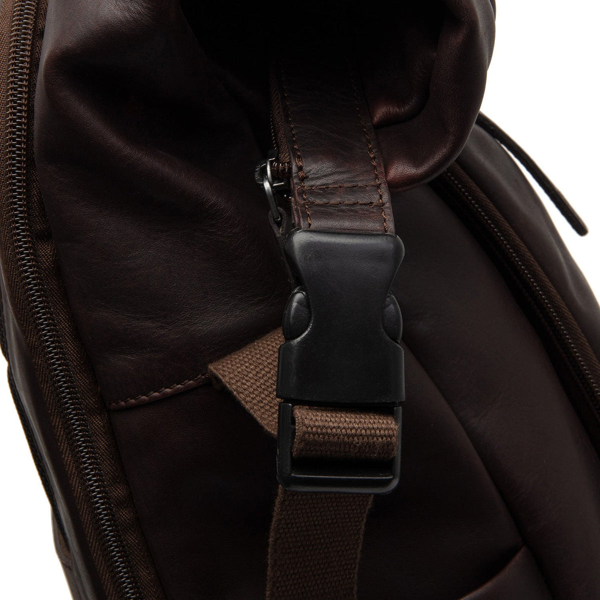 Brown Leather Roll-top Backpack Remo, detail view 5