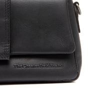 Solid Antique Brass Hardware &amp; Heavy-Duty Dual Zipper Detail on Clifden Sac bandoulière en cuir pleine fleur