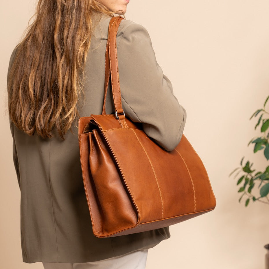 Fidenza Full-Grain Leather Shoulder Bag pour Femme – Vue produit alternative 2