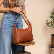 Skara Full-Grain Leather Shoulder Bag pour Femme – Vue produit alternative 3