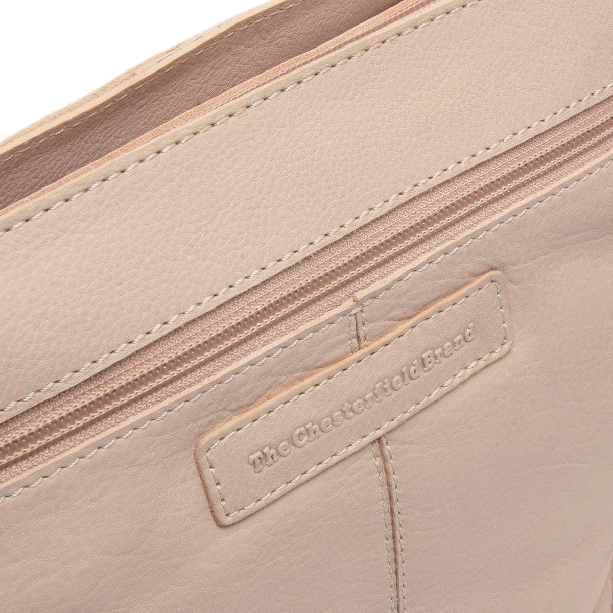 Solid Antique Brass Hardware &amp; Heavy-Duty Dual Zipper Detail on Zarita Full-Grain Leather Shoulder Bag pour Femme