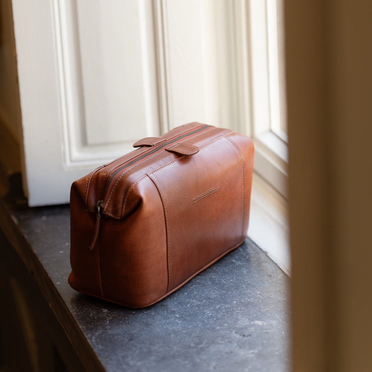 
Biassa Trousse de toilette en cuir pleine fleur – alternate product view 2