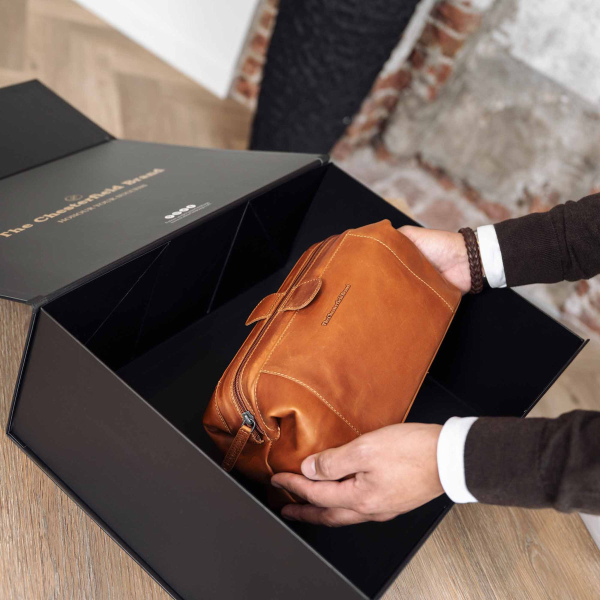 Vince Full-Grain Leather Toiletry Bag pour Femme – Vue produit alternative 2