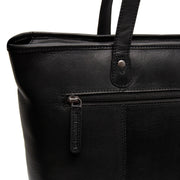 100% Full-Grain Wax Pull-Up 100% Full-Grain Leather Grain Texture &amp; Handcrafted Patina Detail