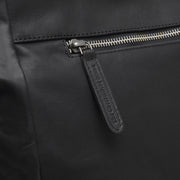 
Solid Antique Brass Hardware & Heavy-Duty Dual Zipper Detail on Berlin Sac cabas en cuir pleine fleur