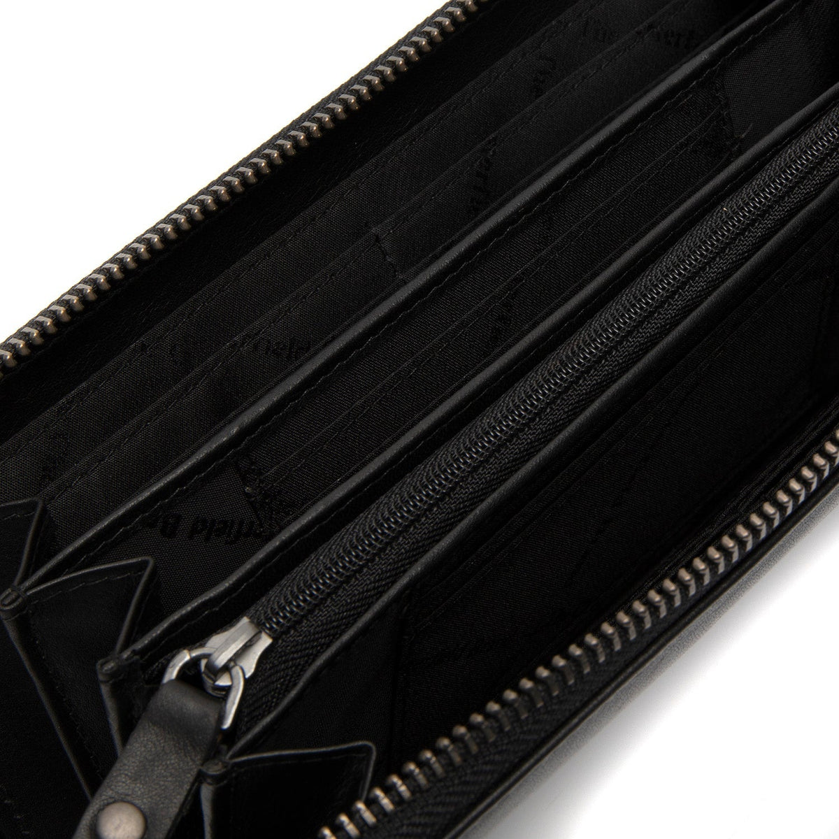 Solid Antique Brass Hardware &amp; Heavy-Duty Dual Zipper Detail on Cantara Full-Grain Portefeuille en Cuir pour Femme