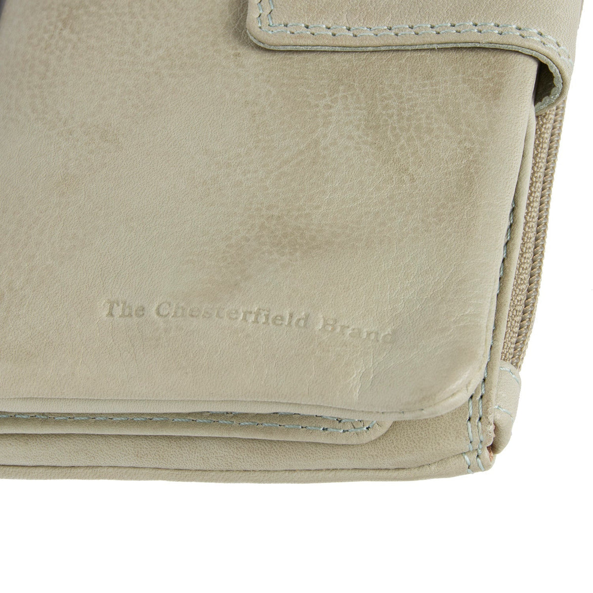 100% Full-Grain Wax Pull-Up 100% Full-Grain Leather Grain Texture &amp; Handcrafted Patina Detail