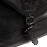 
Solid Antique Brass Hardware & Heavy-Duty Dual Zipper Detail on Portsmouth II Sac week-end en cuir pleine fleur