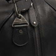 Solid Antique Brass Hardware &amp; Heavy-Duty Dual Zipper Detail on Rivaro Full-Grain Leather Weekender Bag pour Femme