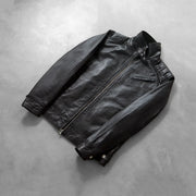
Button & Hem Craftsmanship Construction Detail on Legacy Noir Veste Motard en Cuir pour Homme