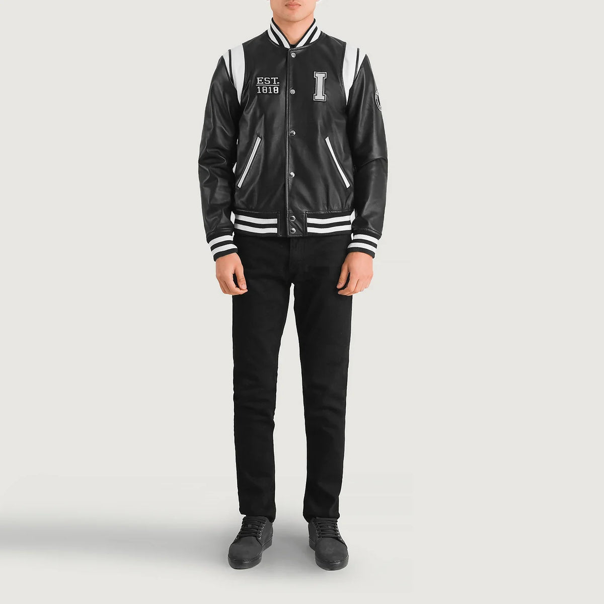 Liberte Illinois Noir Leather Varsity Veste en Cuir pour Homme - Vue de profil avec coupe de manche ergonomique