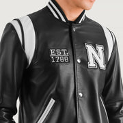 Vue détaillée of Varsity &amp; Snap Button Hardware on Liberte New York Noir Leather Varsity Veste en Cuir pour Homme