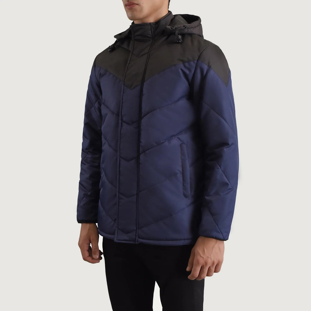 
Black & Blue Full-Grain Leather Hooded Jacket - Vue arrière montrant la carrure ajustée et l'ourlet net