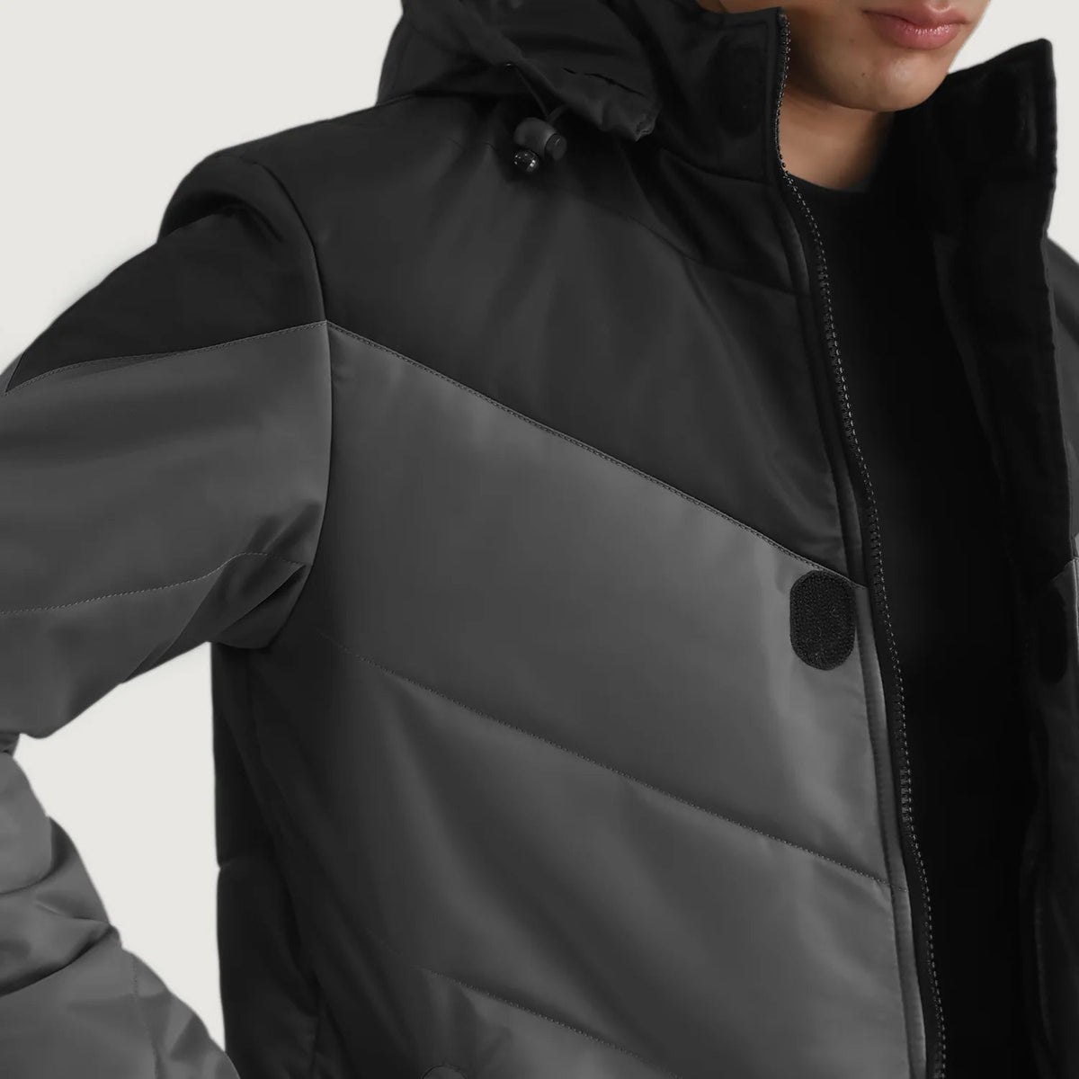 
Vue intérieure Showing Quilted Viscose Lining & Deux poches intérieures fonctionnelles