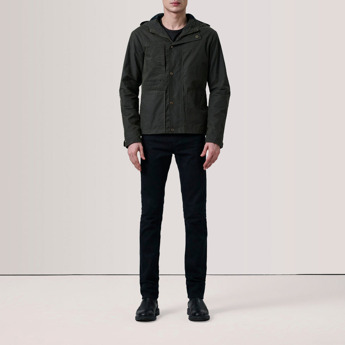 Olive Waxed Cotton Canvas Hooded Jacket - Vue de dos avec coupe ajustée aux épaules &amp; ourlet soigné