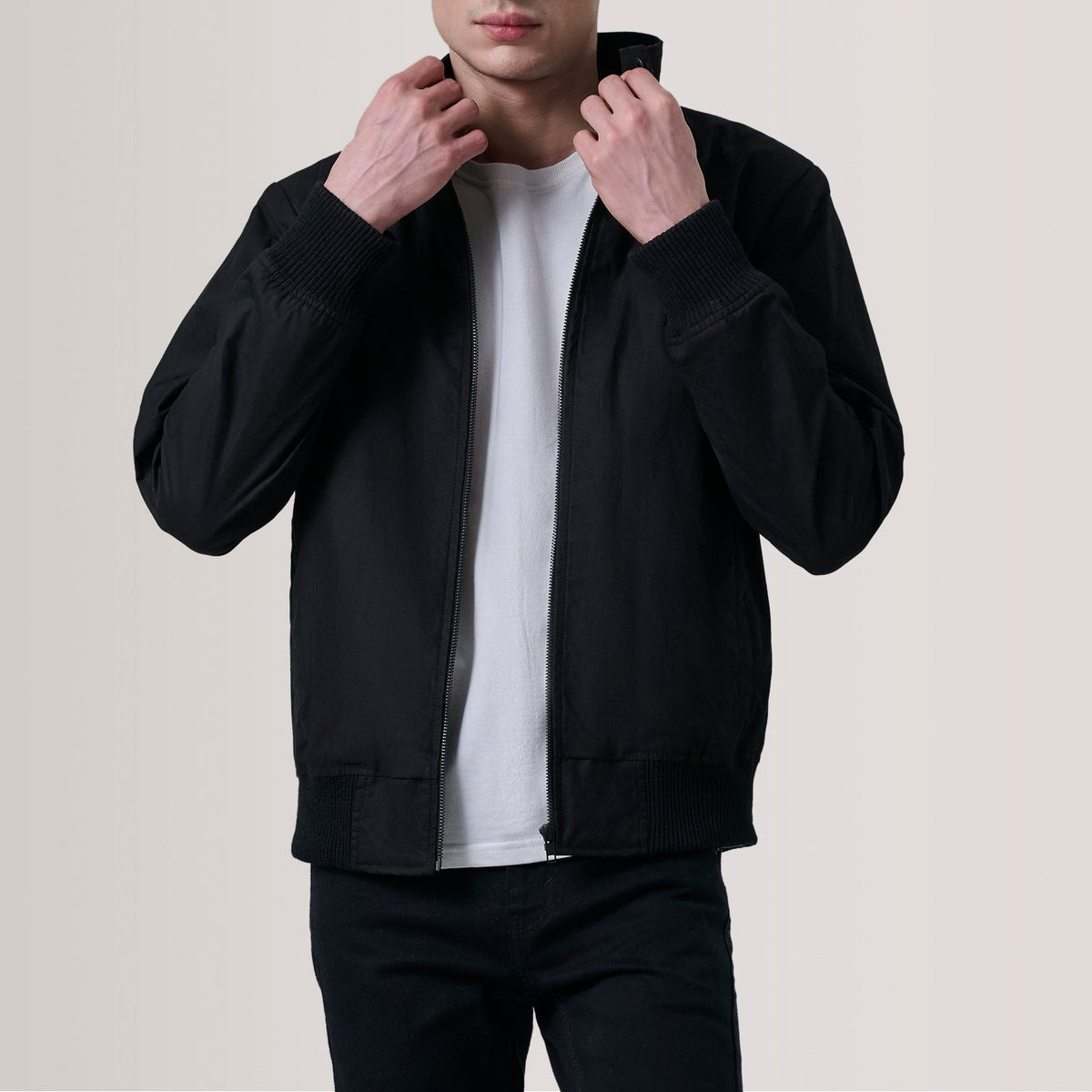 Morrison Noir Canvas Blouson Bomber en Cuir pour Homme For Men in Black Waxed Cotton Canvas - Vue de face &amp; silhouette ajustée | Acheter en ligne